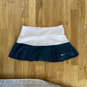 NIKE DRI-FIT TENNIS SKORT SIZE XS